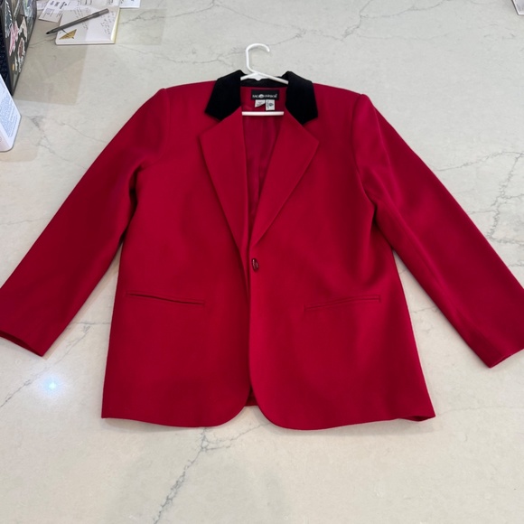 Sag Harbor Red Wool Blazer with Black Velvet Collar - Women’s Size 14, Pre-Owned - Picture 2 of 12